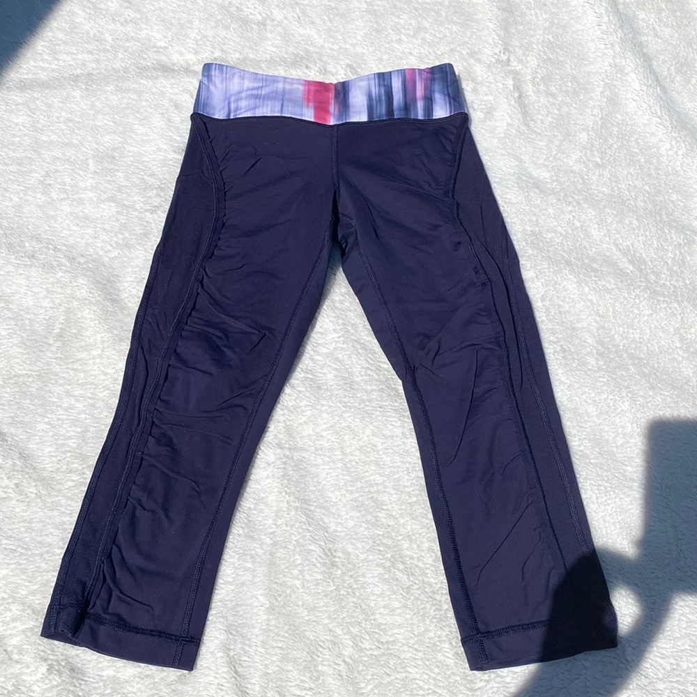LuLuLemon Navy Cropped Athletic Leggings Women​​